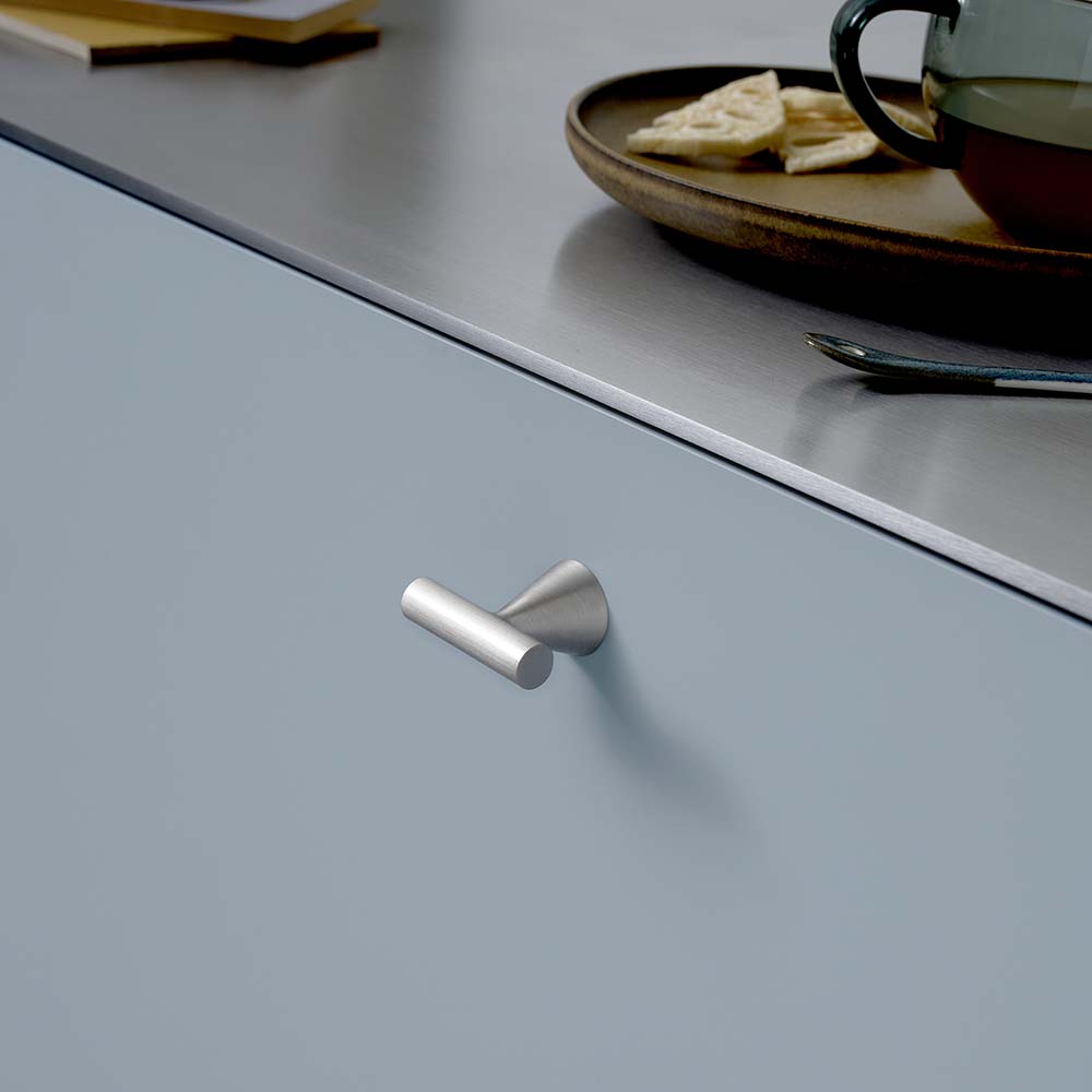 Bouton T Delta - Aspect Acier Inoxydable