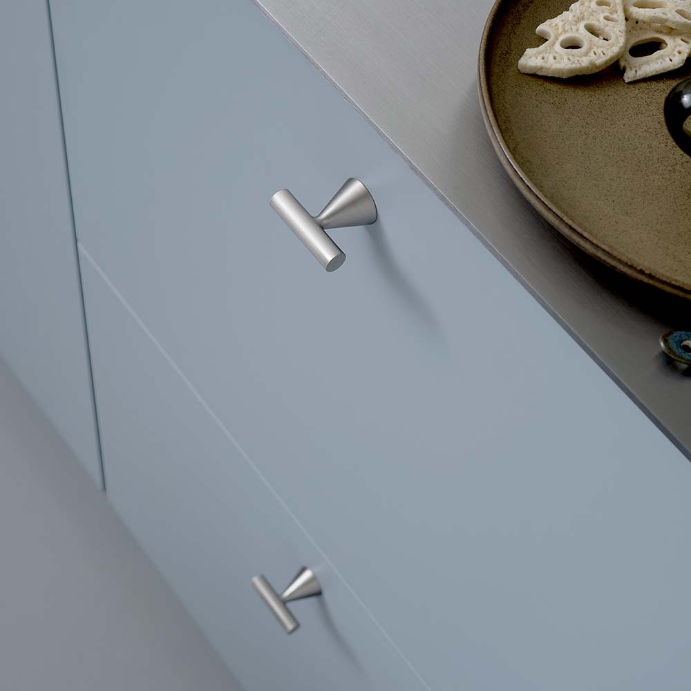 Bouton T Delta - Aspect Acier Inoxydable