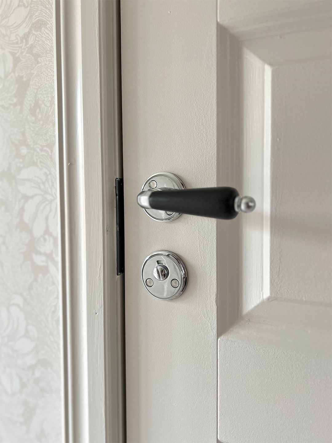 Installation de poignées de porte