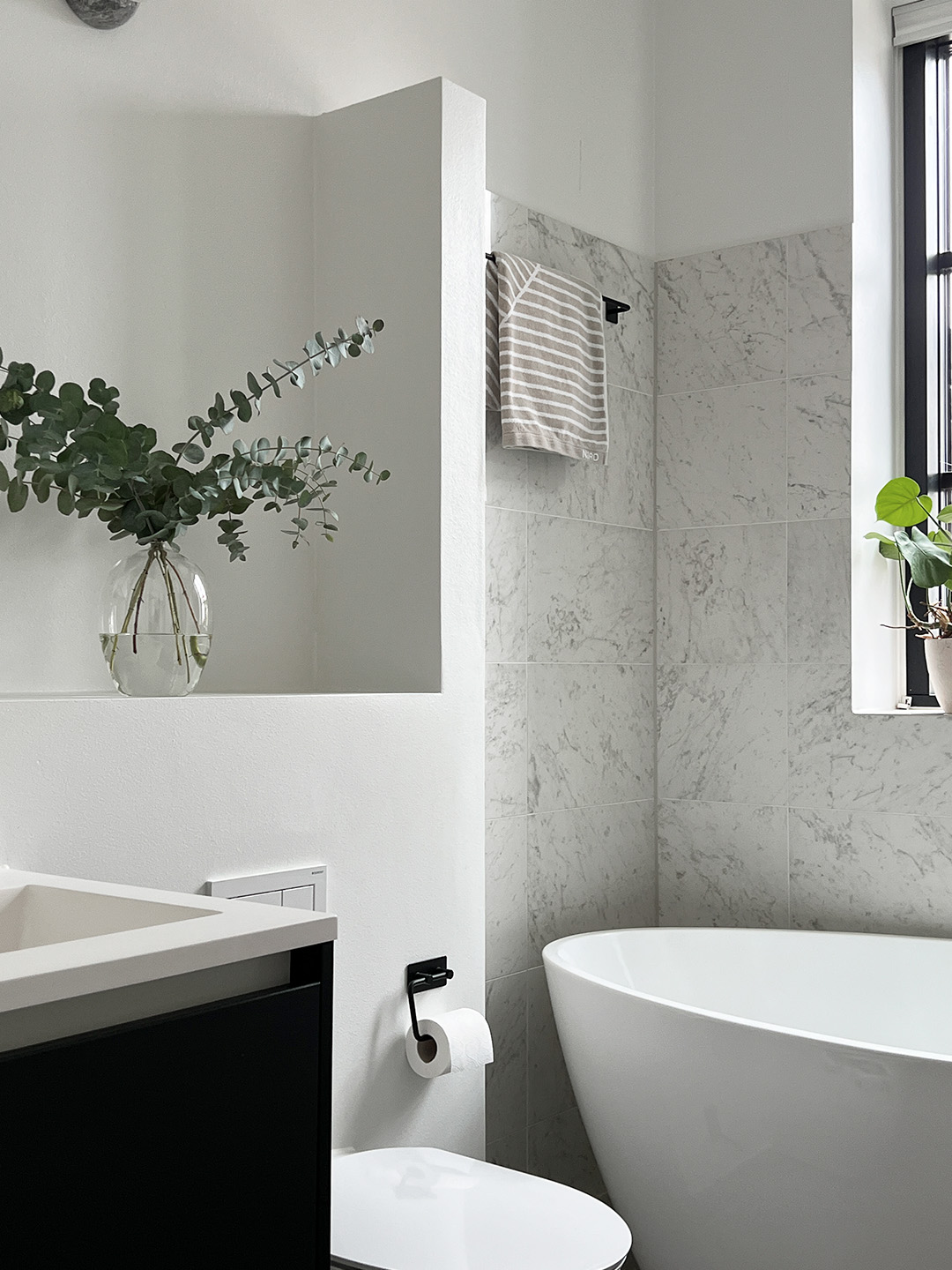 Disposition des accessoires de salle de bain