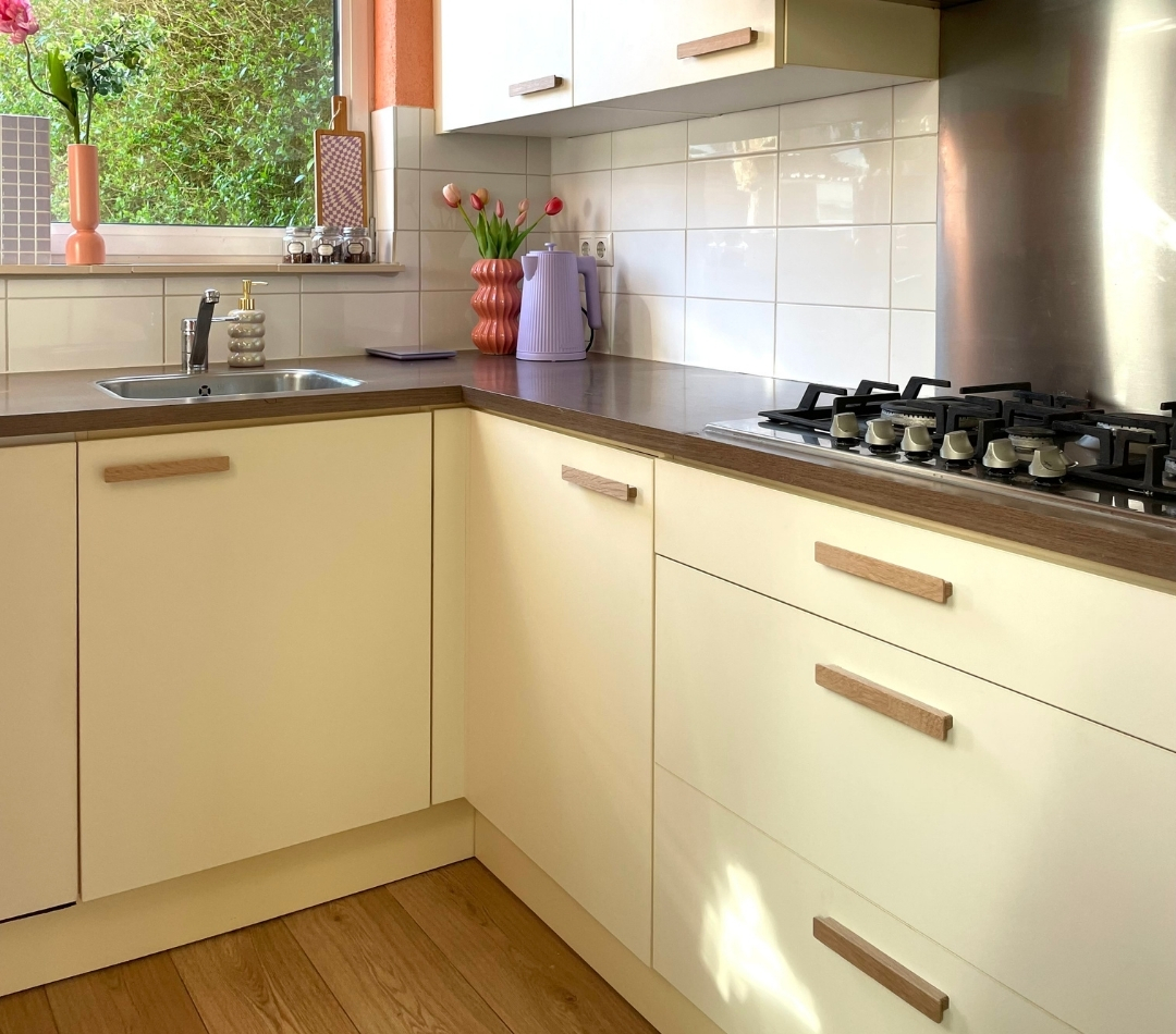 Nouvelles poignées de cuisine pour un logement en location