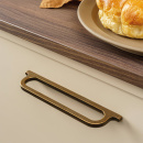 Poignée Omega - 160mm - Laiton Antique