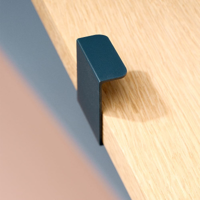 Poignée Toniton Hide - Deep Blue dans le groupe Poignées / Couleur/Matériau / Autres couleurs chez Beslag Online (401069-11-V)