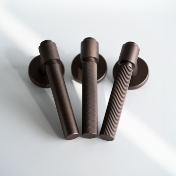 Poignée De Porte Helix 200 unie - Bronze Foncé