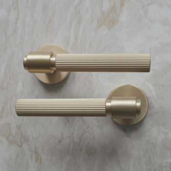 Poignée De Porte Helix 200 Stripe - Laiton